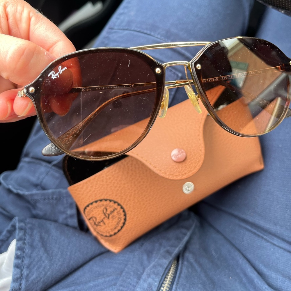 Ray bands aviator style glasses